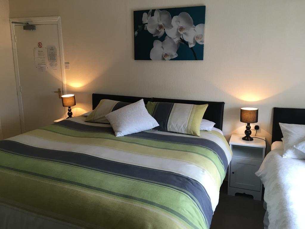 Bentons Guest House Cheltenham Szoba fotó
